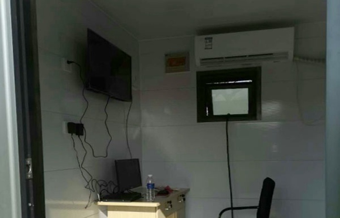 金屬雕花板環保移動廁所